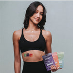 Application des patchs bien-être The French Patch sur la peau, gamme Focus Energy Relax.